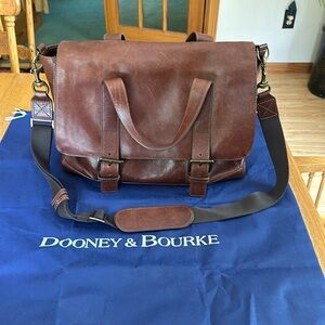 Dooney & Bourke Florentine Hunter Messenger